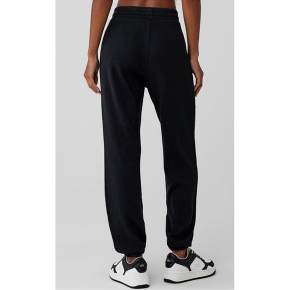 Women’s Alo Waffle Weekend Escape Mock Turtle Neck and Jogger Set Black Size S/M - Picture 3 of 13